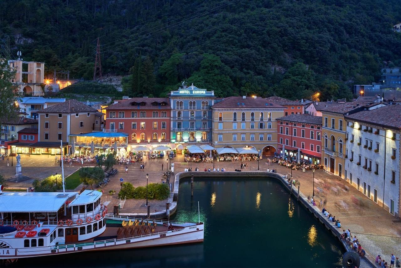 Hotel Europa - Skypool & Panorama Riva del Garda Exterior foto